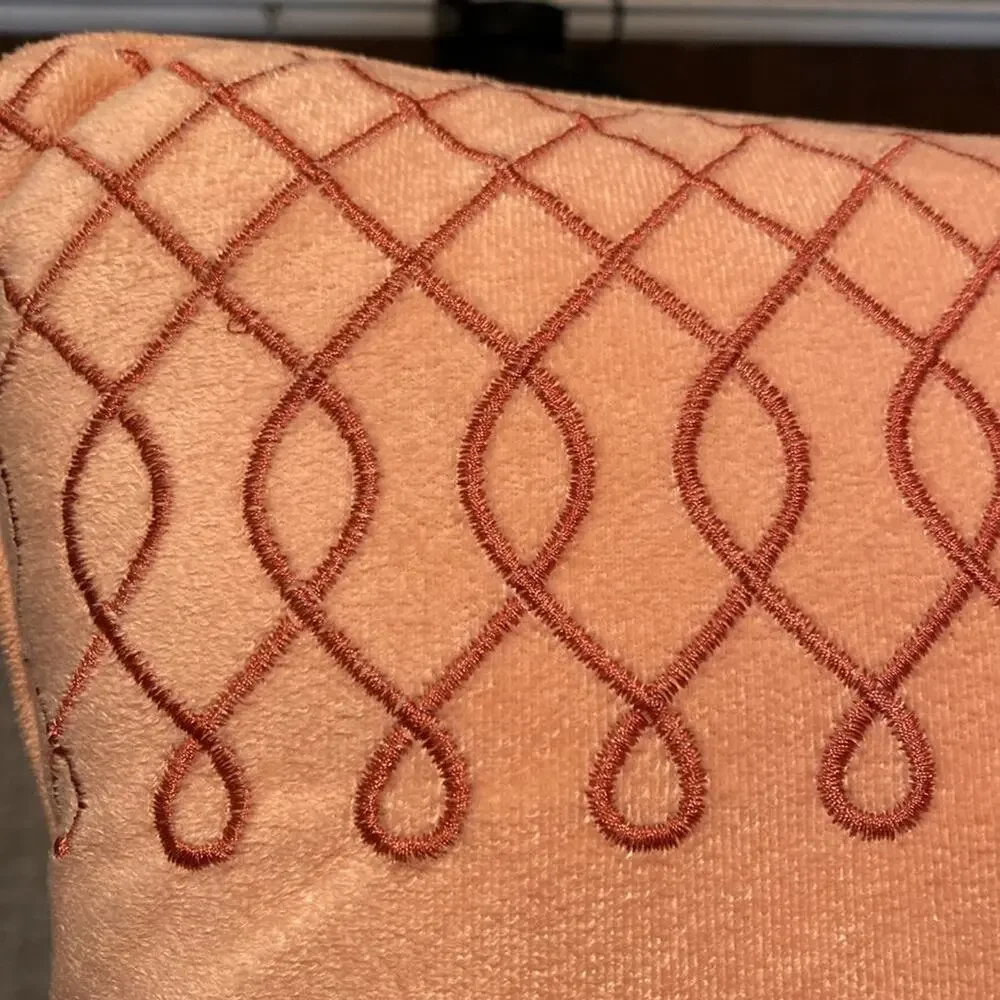 Vintage bed bath and beyond embroidered‎ pink velveteen 20x20 accent pillow